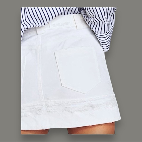 ZARA DENIM WHITE DISTRESSED MINI SKIRT EMBELLISHED WITH WITH PEARLS SZ SM NWT - Picture 7 of 10